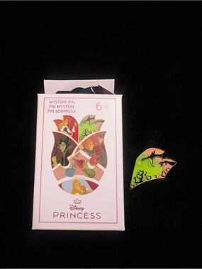 Loungefly Sleeping beauty Rose puzzle  Mystery Enamel Pin in